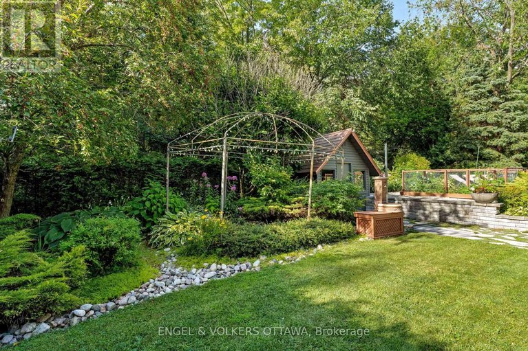 29614401/37-revol-road/merivale-gardens/ottawa/ontario/K2G0B8_39