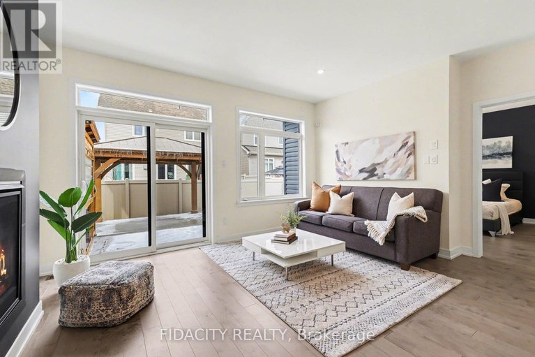 29629373/565-bobolink-ridge/stittsville-south/ottawa/ontario/K2S2P4_5