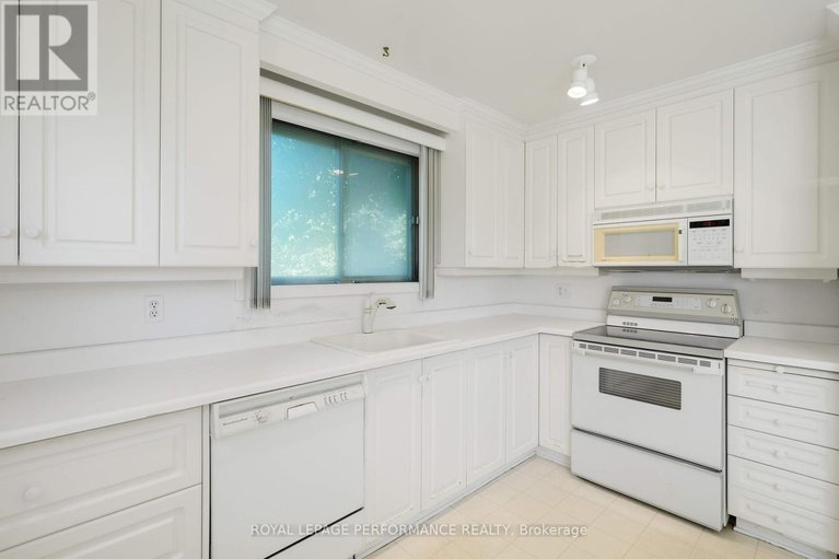 28976422/2194-haig-drive/elmvale-acres/ottawa/ontario/K1G2L2_10