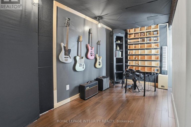 29633491/113-thivierge-court/town-of-rockland/clarence-rockland/ontario/K4K0E7_34