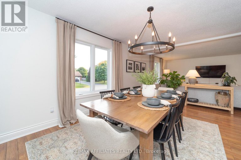 28104929/7055-shadow-ridge-drive/greely/ottawa/ontario/K4P1B8_12