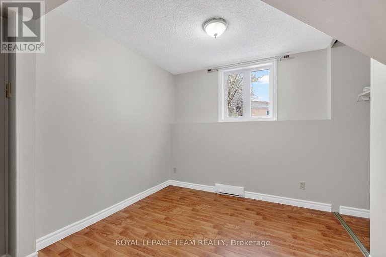 29475193/280-therese-avenue/town-of-rockland/clarence-rockland/ontario/K4K1G9_24