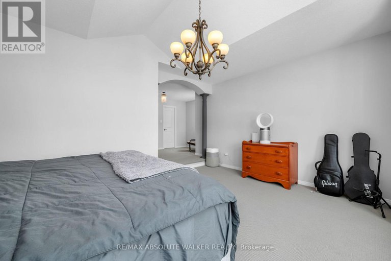 29392519/2351-glandriel-crescent/springridgeeast-village/ottawa/ontario/K4A4S8_26