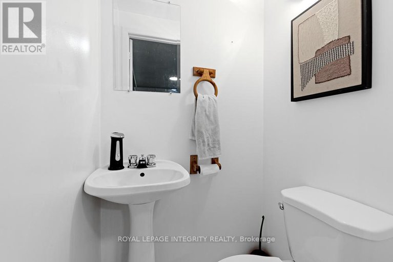 29093564/498-sandhamn-private/hunt-club-parkgreenboro/ottawa/ontario/K1T2Z6_12