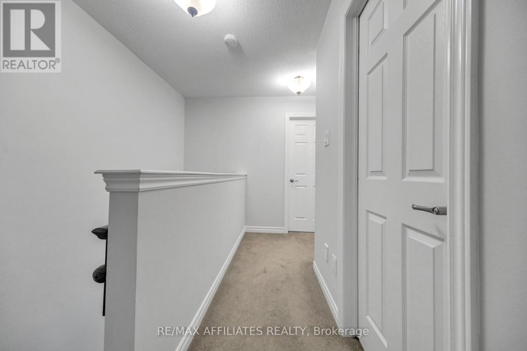 28735067/388-aphelion-crescent/half-moon-bay/ottawa/ontario/K2J6N5_36