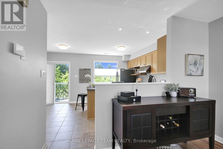 28988068/334-wiffen-private/westcliffe-estates/ottawa/ontario/K2H1G3_15