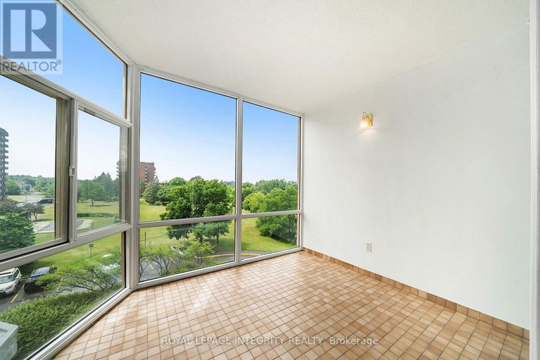 28635205/407-2759-carousel-crescent/emerald-woodssawmill-creek/ottawa/ontario/K1T2N5_13
