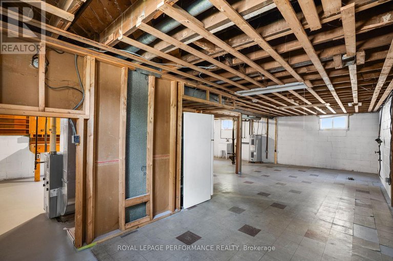 29004897/1315-kilborn-avenue/applewood-acres/ottawa/ontario/K1H6L2_18