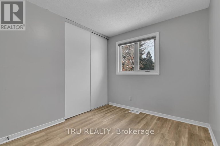 29195755/40-baton-court/katimavik/ottawa/ontario/K2L4C8_30