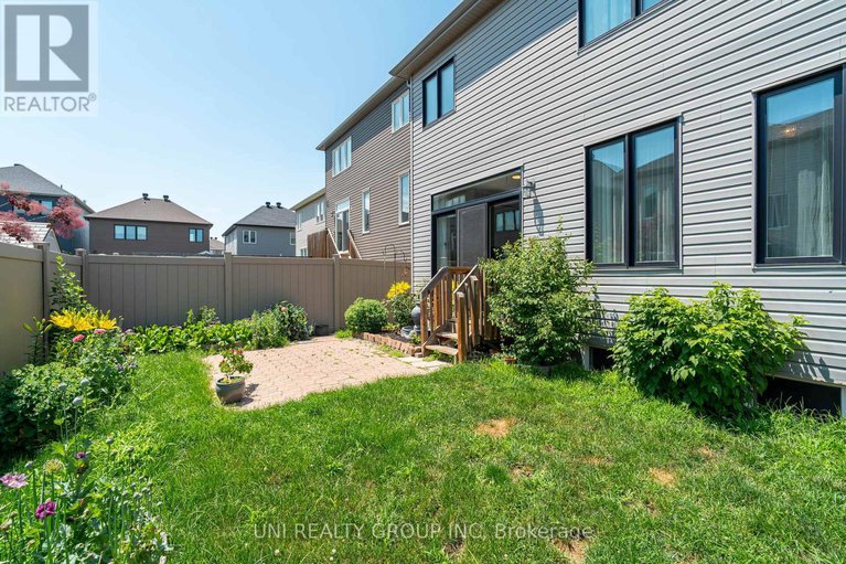 28595256/25-clonfadda-terrace/half-moon-bay/ottawa/ontario/K2J6E7_45