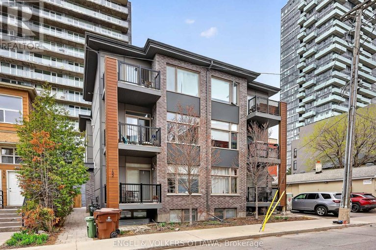 29677930/a-192-forward-avenue/mechanicsville/ottawa/ontario/K1Y4H2_1