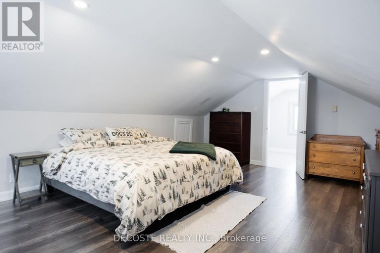 29524122/15-marlborough-street/maxville/north-glengarry/ontario/K0C1T0_21