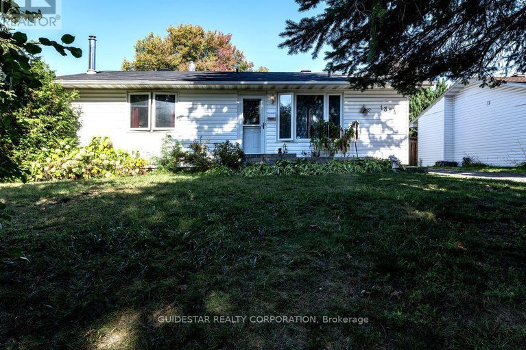28929557/1324-rainbow-crescent/carson-grove/ottawa/ontario/K1J8E2_21