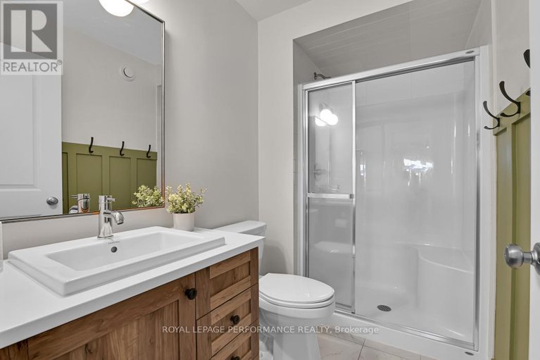 28973137/22-verglas-lane/mer-bleuebradley-estatesanderson-park/ottawa/ontario/K1W0P5_26
