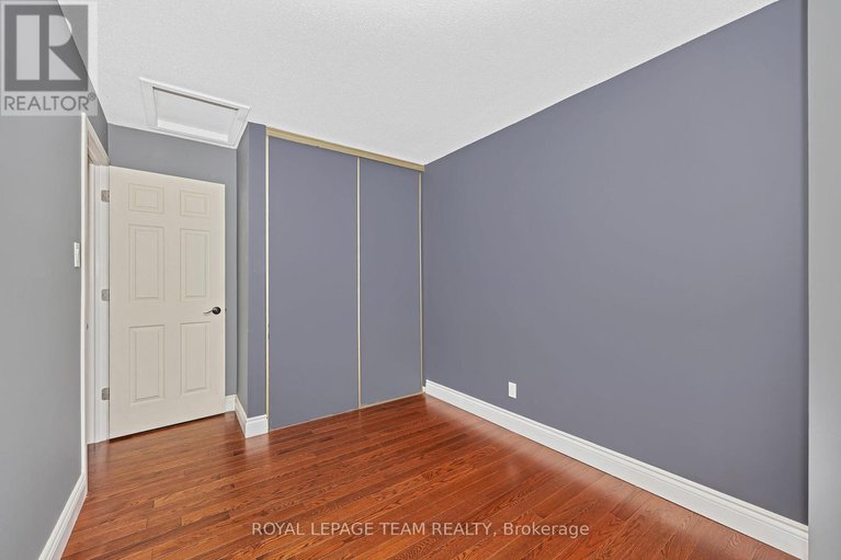28523246/77-12-bentbrook-crescent/heritage-park/ottawa/ontario/K2J3X9_28