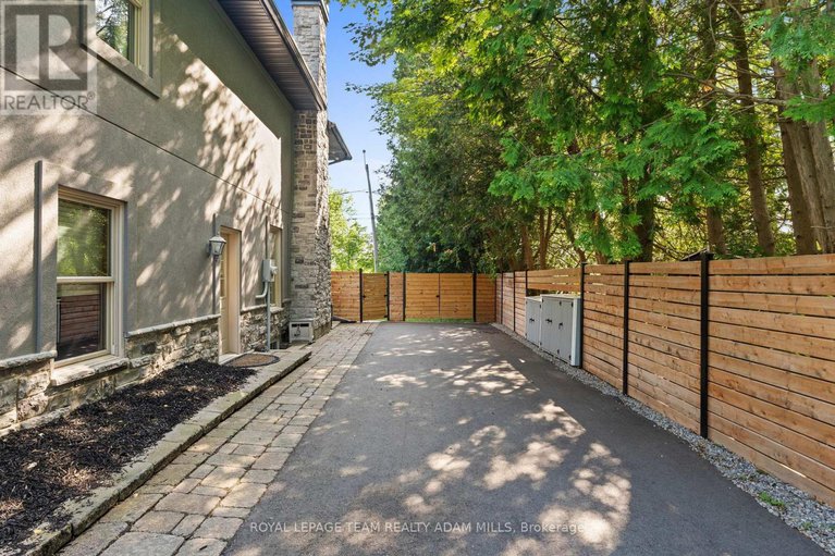 28557941/2330-summerside-drive/manotick-east-to-manotick-station/ottawa/ontario/K4M1B4_32