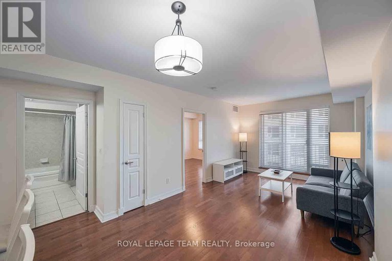 28774329/909-200-besserer-street/sandy-hill/ottawa/ontario/K1N0A7_6