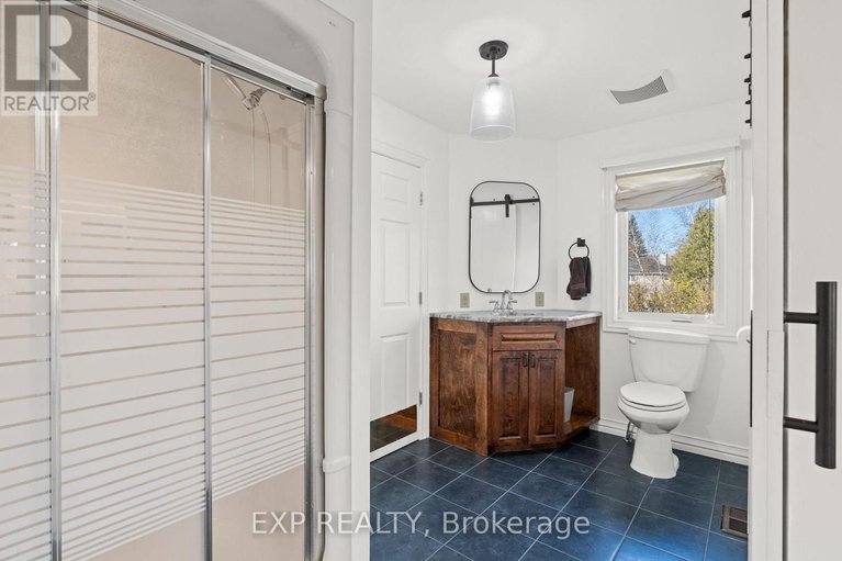 29106275/1353-pelkey-court/manotick-village-manotick-estates/ottawa/ontario/K4M1K8_29