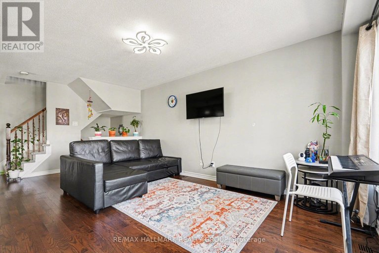 29660379/217-bensinger-way/stittsville-north/ottawa/ontario/K2S0P1_5