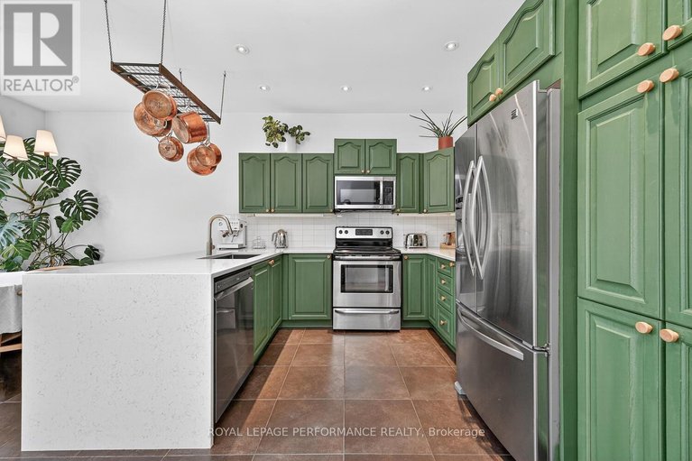 29575715/1665-frenette-street/fallingbrookgardenway-south/ottawa/ontario/K4A4L4_14