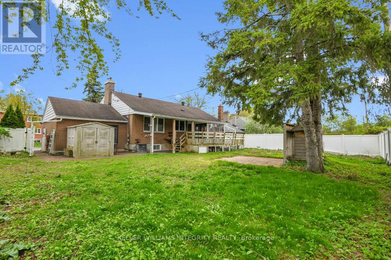 28332943/1077-richard-avenue/billings-bridge/ottawa/ontario/K1H8C3_12