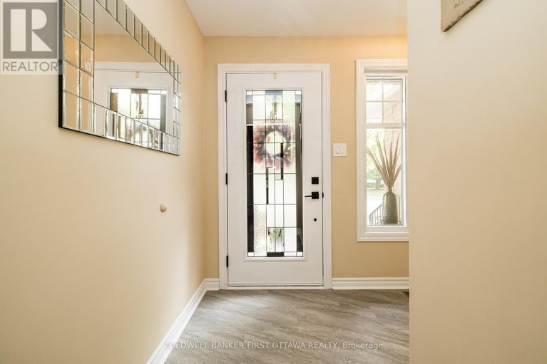 28819605/9-lone-meadow-trail/stittsville-central/ottawa/ontario/K2S1C9_4