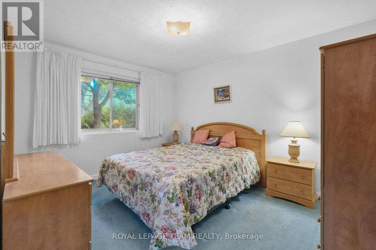 28492502/2218-prospect-avenue/alta-vista/ottawa/ontario/K1H7G3_13