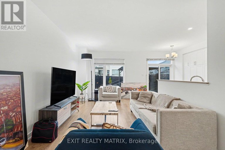 29613150/656-putney-crescent-w/stittsville-south/ottawa/ontario/K2S2N7_12