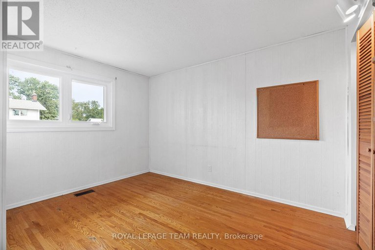 28819886/95-coburn-avenue/glencairnhazeldean/ottawa/ontario/K2L1G4_22