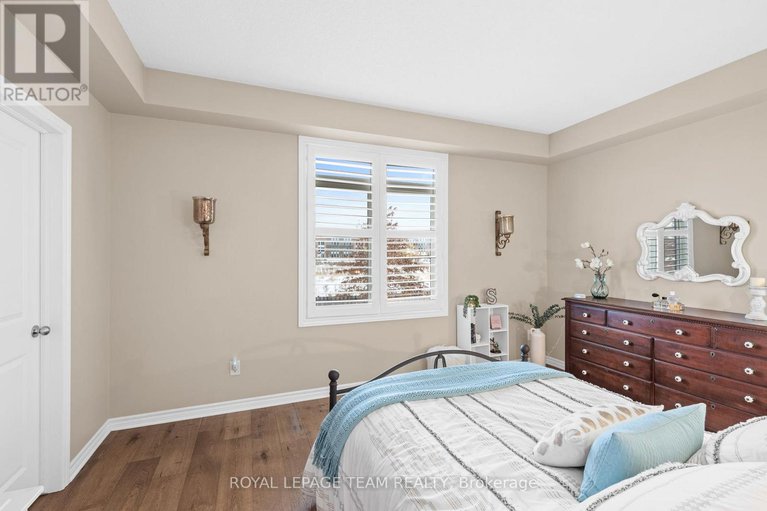 29244733/298-pembina-private/riverside-southgloucester-glen/ottawa/ontario/K4M0G7_21