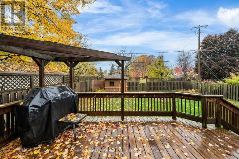 29078857/2028-othello-avenue/elmvale-acresurbandale/ottawa/ontario/K1G2A6_22