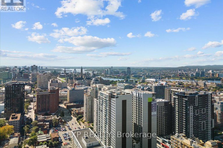 29234795/2009-195-besserer-street/sandy-hill/ottawa/ontario/K1N0B6_38