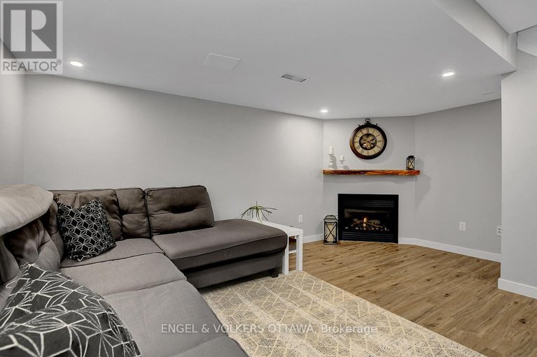 29355426/308-tabaret-street/emerald-meadowstrailwest/ottawa/ontario/K2M0B8_43