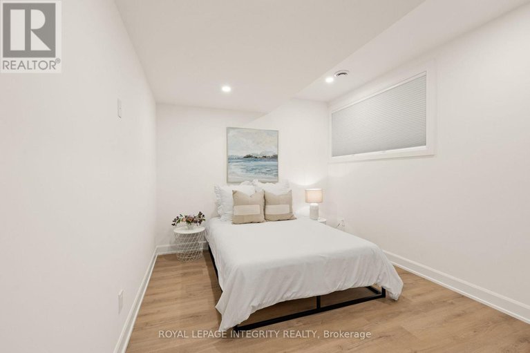 29407569/276-clare-street/westborohampton-park/ottawa/ontario/K1Z7E3_32