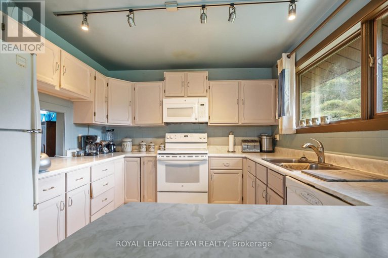 28925100/7268-harnett-road/rideau-twp-s-of-reg-rd-6-w-of-mccordick-rd/ottawa/ontario/K0A2T0_11