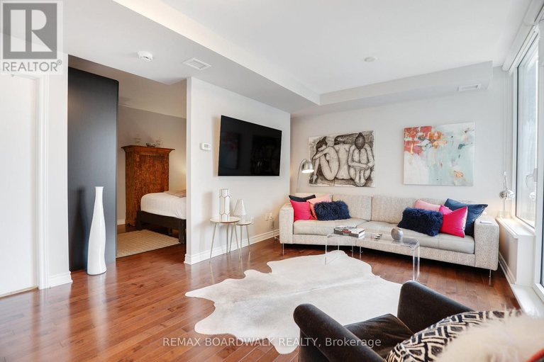 29330051/407-575-byron-avenue/mckellarhighland/ottawa/ontario/K2A1R7_17