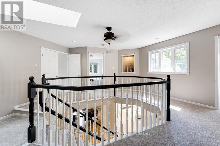27833731/5525-pettapiece-crescent/manotick-village-manotick-estates/ottawa/ontario/K4M1C6_18