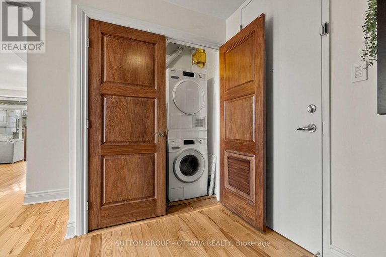 29458300/105-323-winona-avenue/westboro-south/ottawa/ontario/K1Z5H3_29