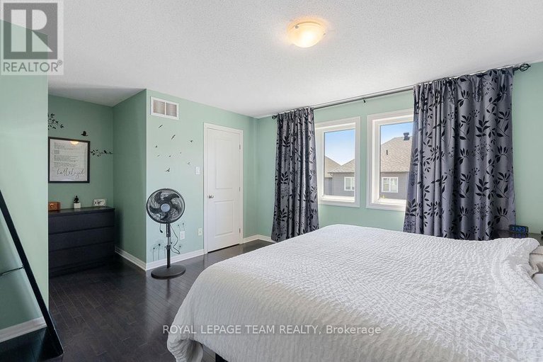 28394252/677-sunburst-street/leitrim/ottawa/ontario/K1T0L2_28
