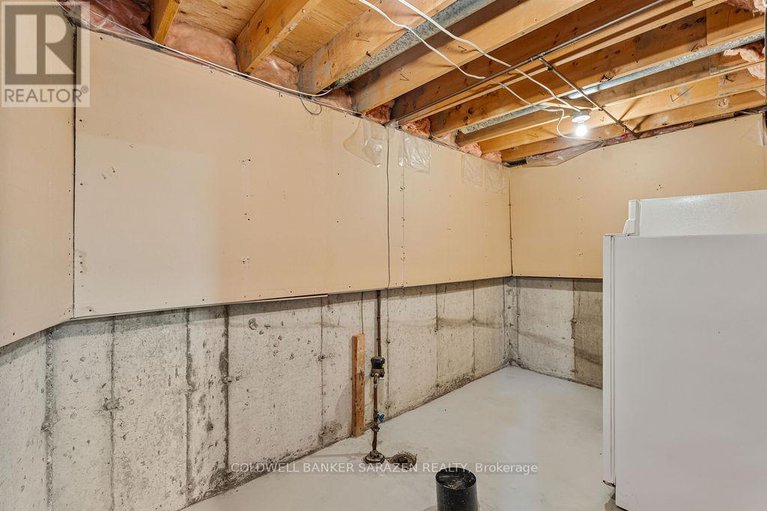 28945918/121-topley-crescent/hunt-club-park/ottawa/ontario/K1G4N2_44