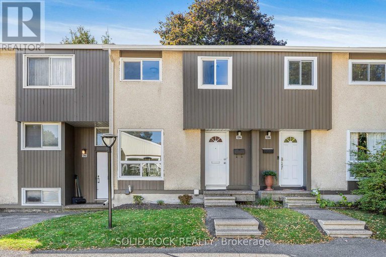 28982760/1394-lassiter-terrace/beaconwood/ottawa/ontario/K1J8N3_1