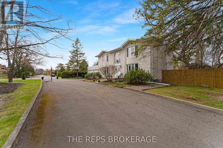 28336978/3062-upper-otterson-place/mooneys-bayrevelstoke/ottawa/ontario/K1V7B6_34