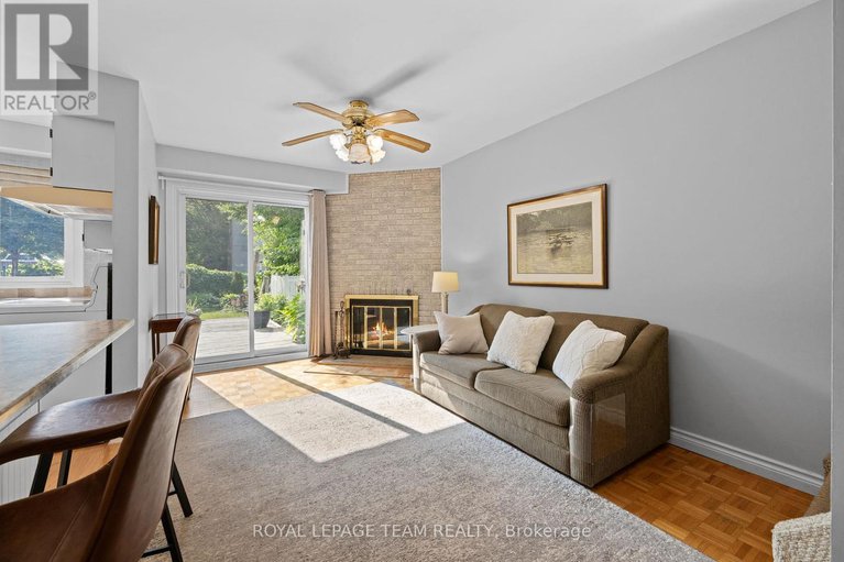 28900932/2486-regina-street/lincoln-heights/ottawa/ontario/K2B6X5_15