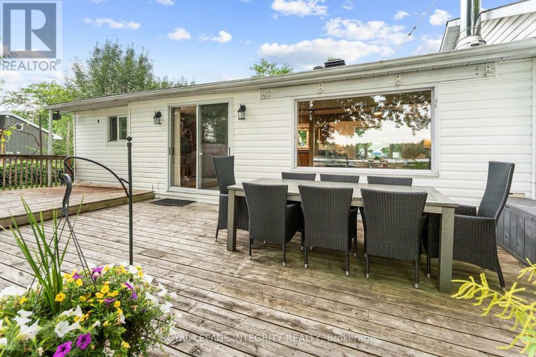 28594560/7403-rideau-valley-drive-s/rideau-twp-s-of-reg-rd-6-e-of-mccordick-rd/ottawa/ontario/K0A2E0_29