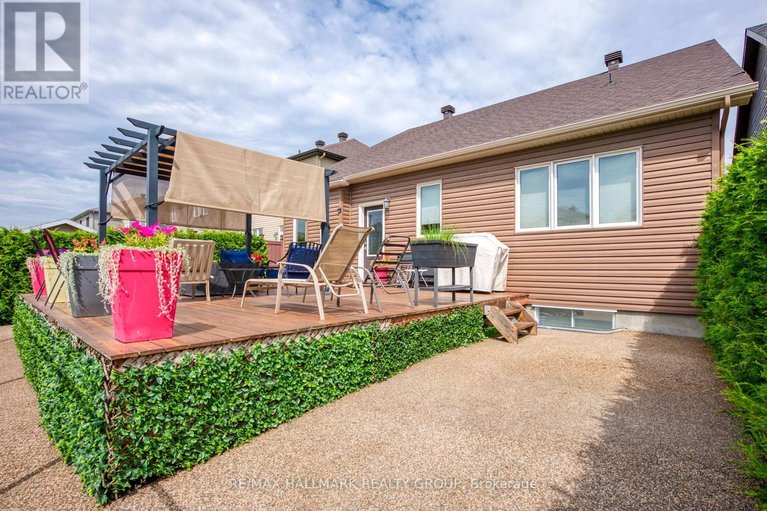 29630938/321-hepatica-way/avalon-west/ottawa/ontario/K4A0Y9_36