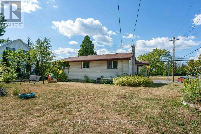 28770309/24-beach-avenue/iroquois/south-dundas/ontario/K0E1K0_31