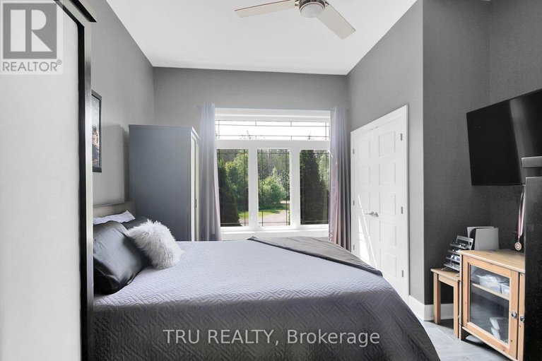 28474227/7909-parkway-road/osgoode-twp-north-of-reg-rd-6/ottawa/ontario/K0A2P0_19