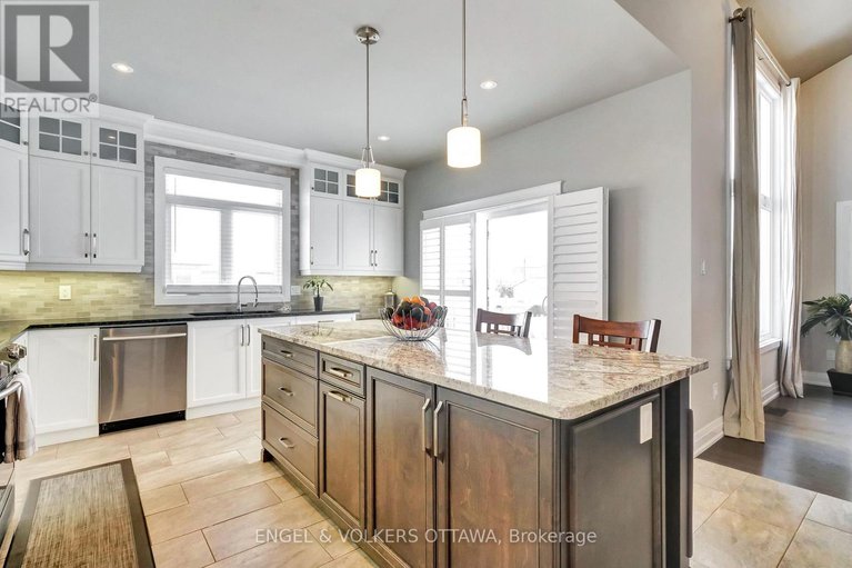 28893468/304-colmar-street/embrun/russell/ontario/K0A1W0_14