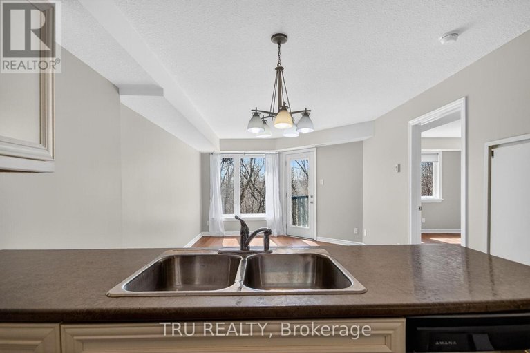 29625334/113-398-van-buren-street/kemptville/north-grenville/ontario/K0G1J0_14