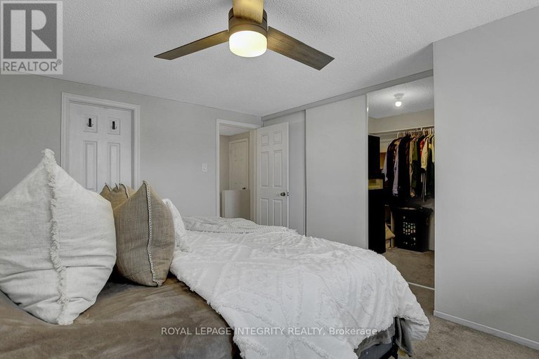 29178454/34-stokes-crescent/glencairnhazeldean/ottawa/ontario/K2L2Z4_19